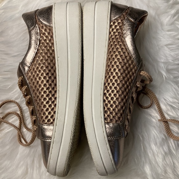 Women’s Steve Madden rose gold sneakers - Picture 2 of 6